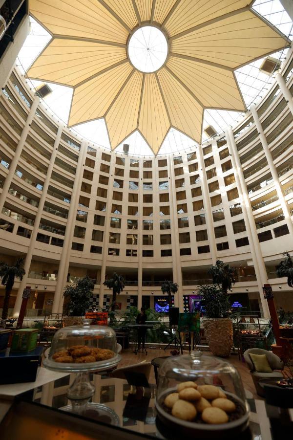 新德里德瓦卡丽笙酒店 外观 照片 The interior of the hotel