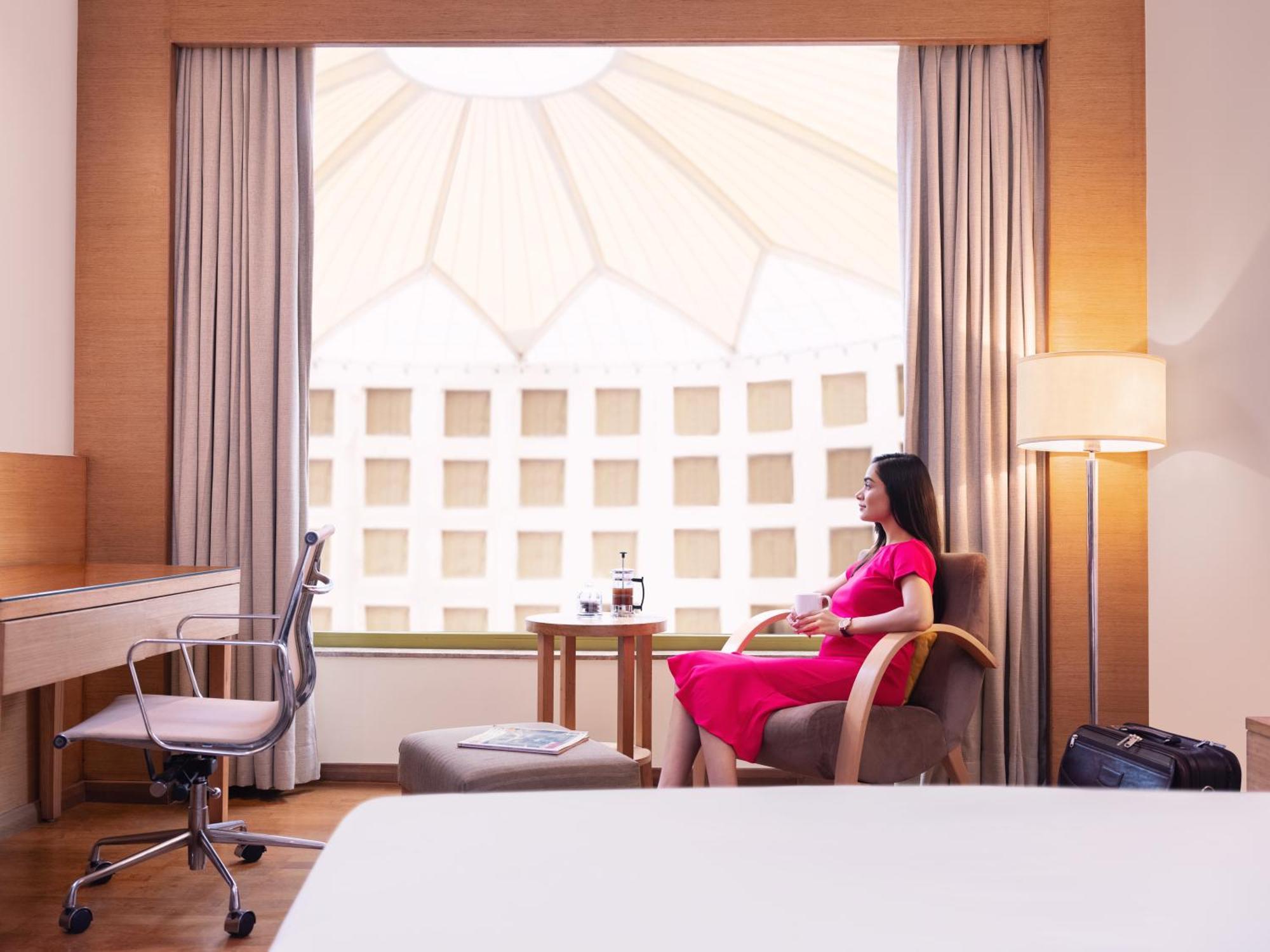 新德里德瓦卡丽笙酒店 外观 照片 A room at the hotel