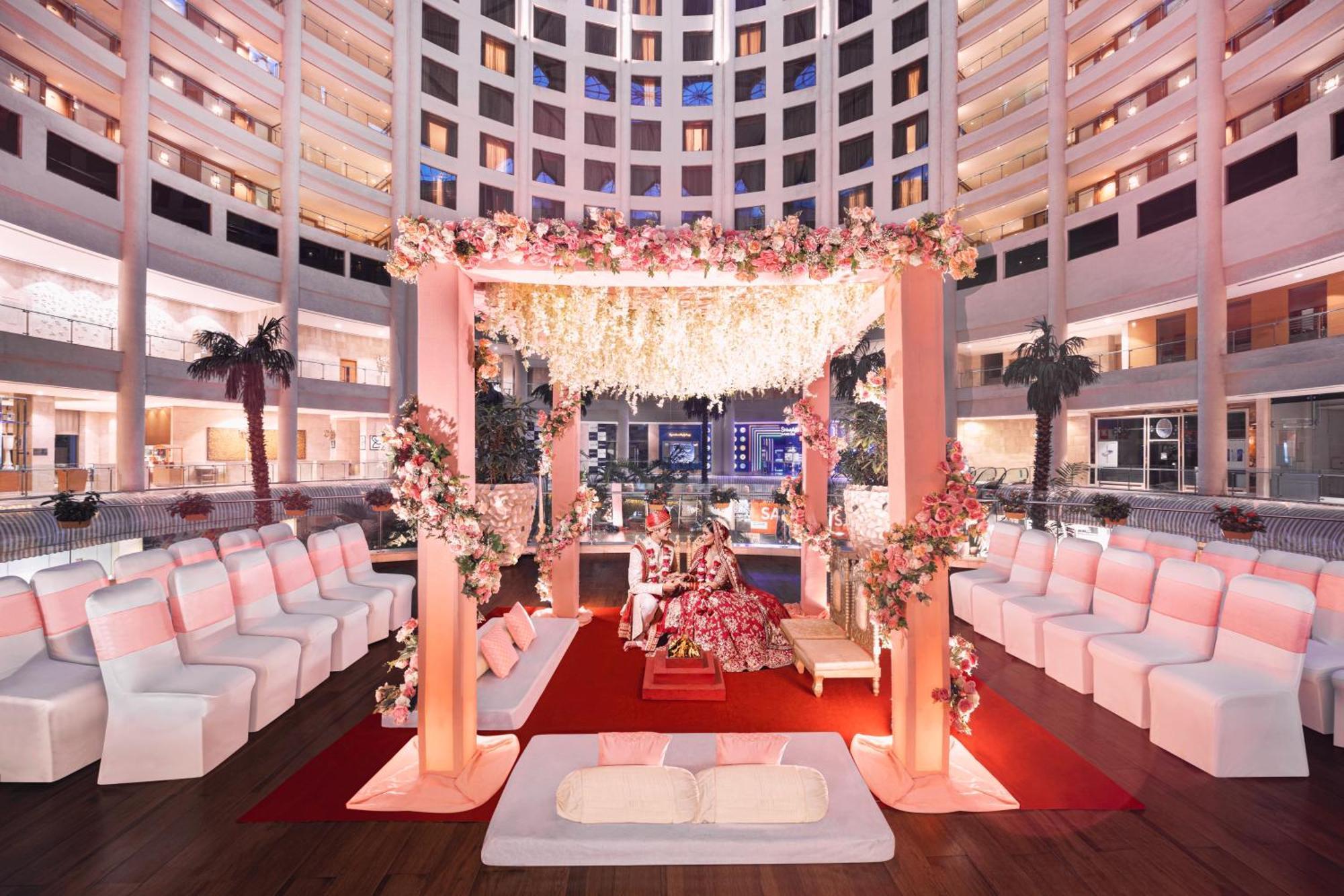 新德里德瓦卡丽笙酒店 外观 照片 The Grand Ballroom