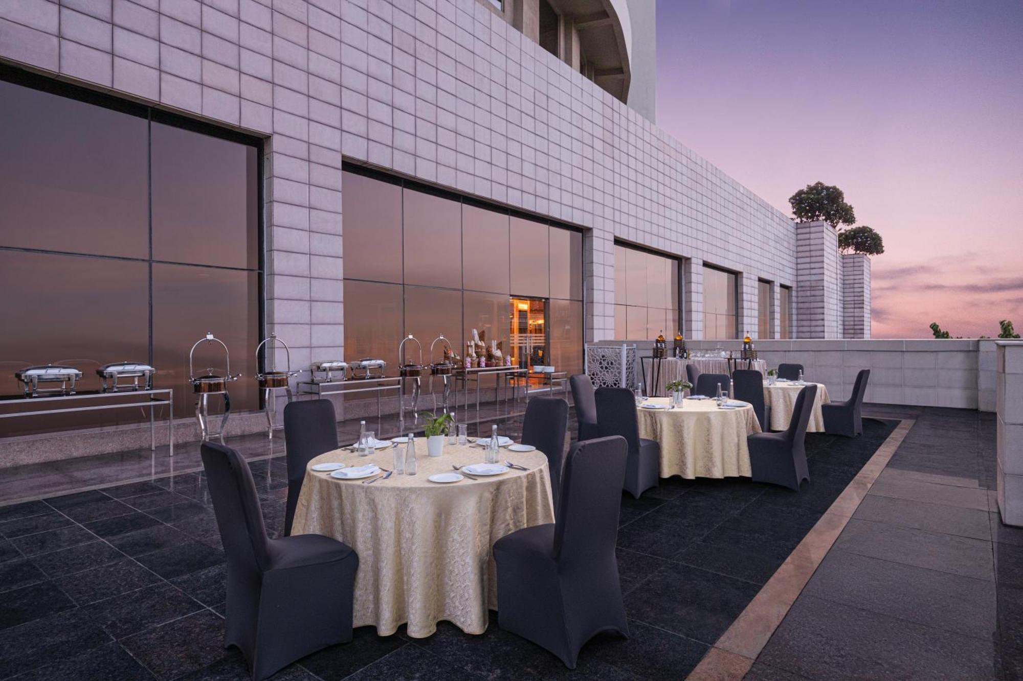 新德里德瓦卡丽笙酒店 外观 照片 The Club Lounge at the 36th floor