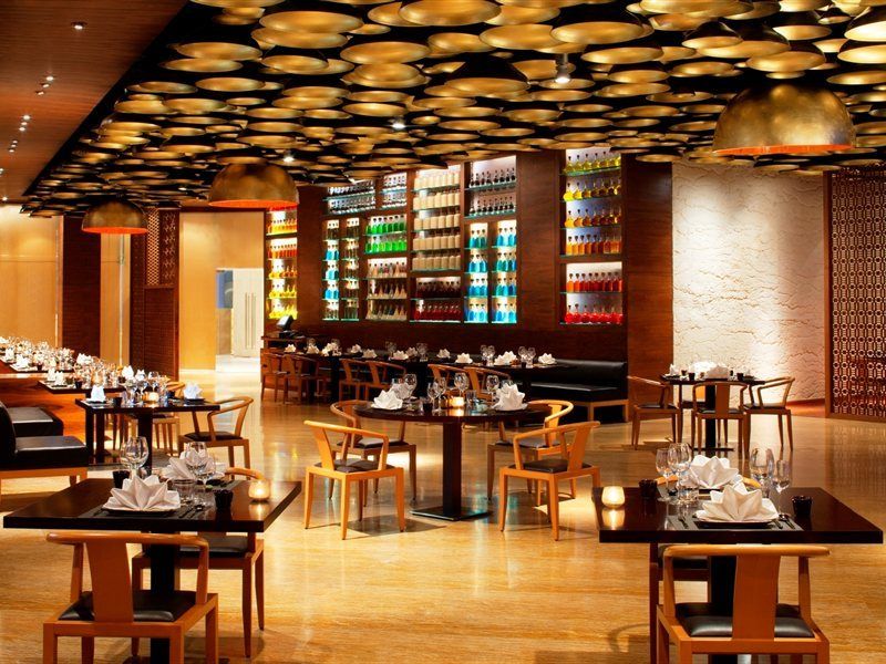 新德里德瓦卡丽笙酒店 外观 照片 The interior of the restaurant