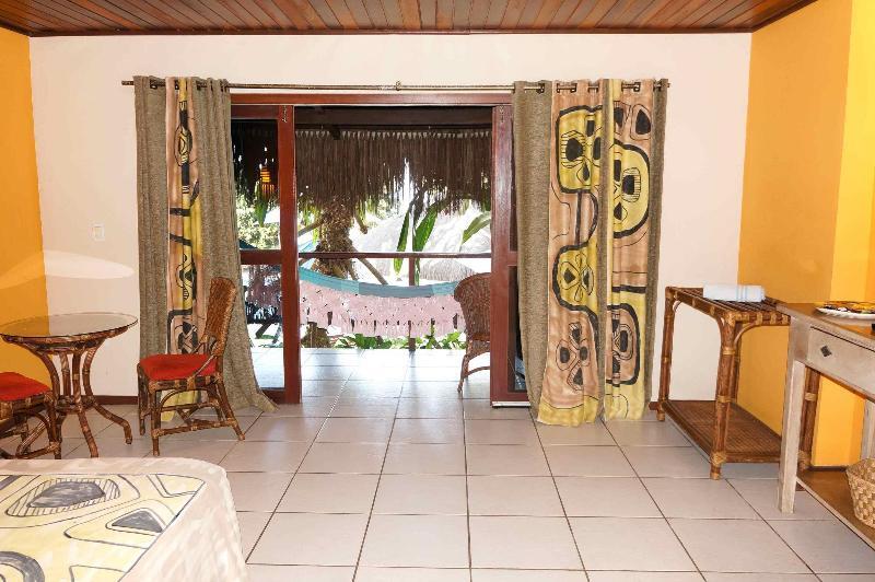 新德里德瓦卡丽笙酒店 外观 照片 A room at the resort
